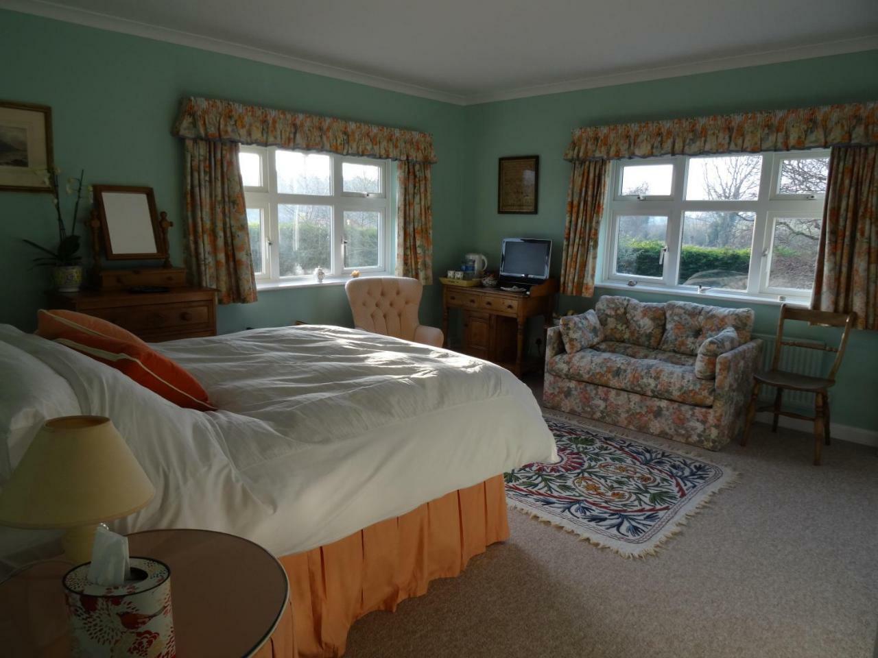 The Newnham White House Bed & Breakfast Baldock Exterior photo