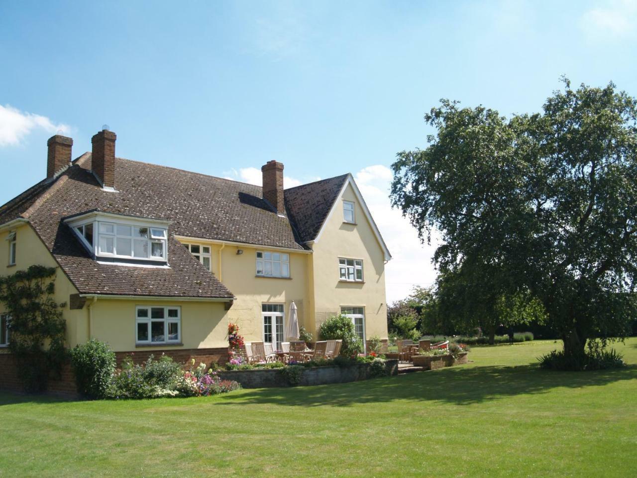 The Newnham White House Bed & Breakfast Baldock Exterior photo